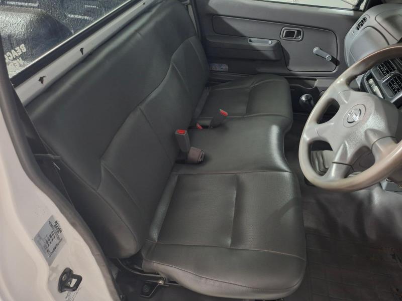 Nissan NP300