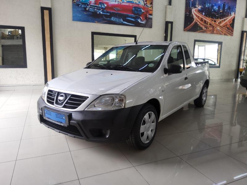 Nissan NP200