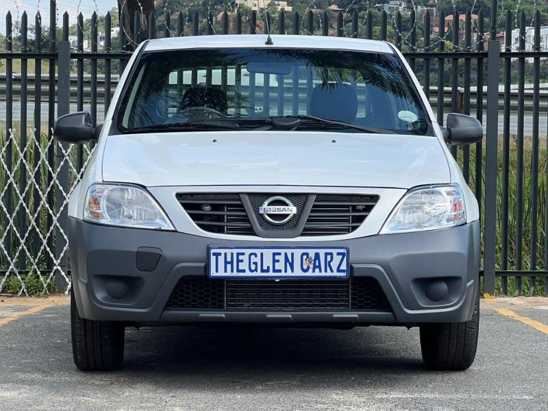 Nissan NP200