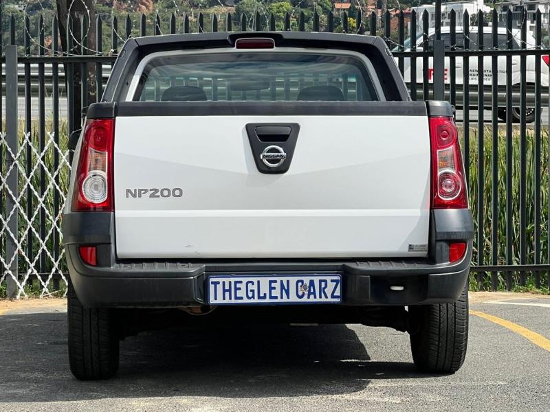 Nissan NP200
