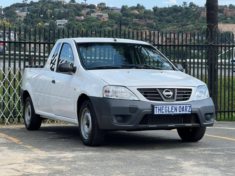 Nissan NP200