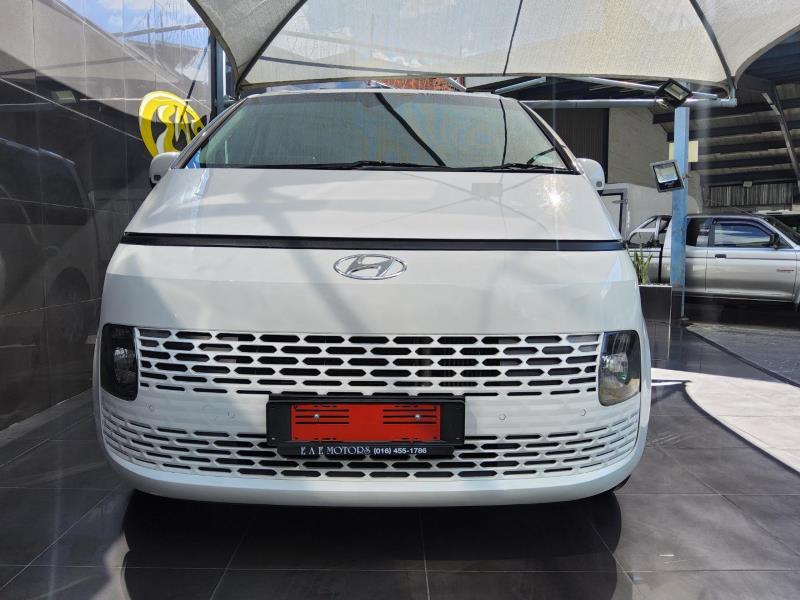 Hyundai Staria