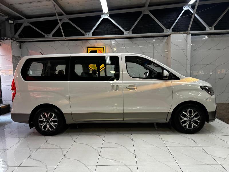 Hyundai H-1