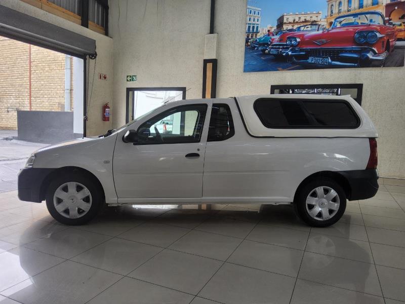 Nissan NP200
