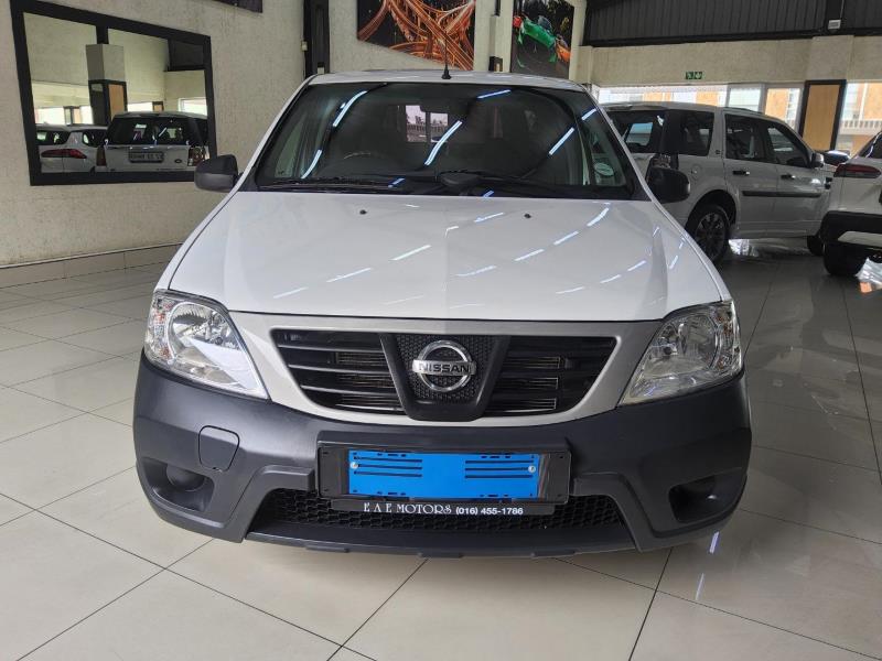 Nissan NP200