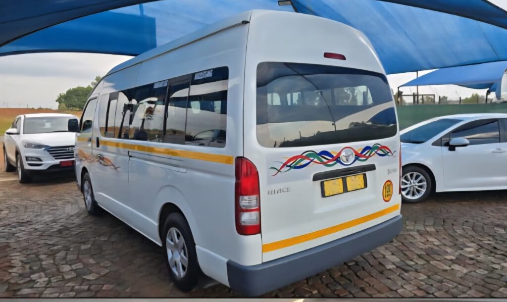 Toyota Quantum 2.5 D4D Sesfkile 16 seater