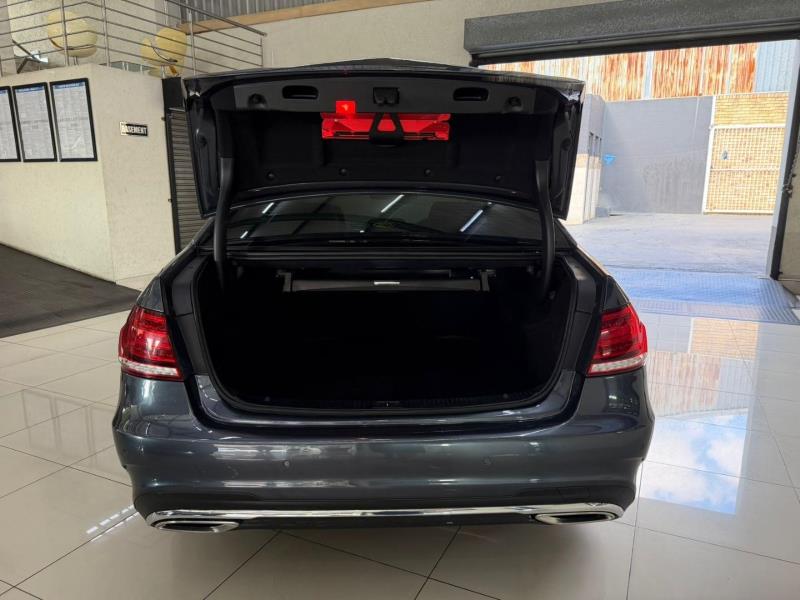 Mercedes-Benz Benz E-Class