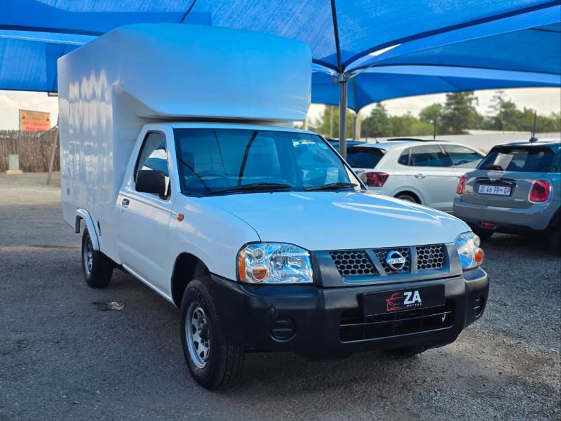 Nissan NP300