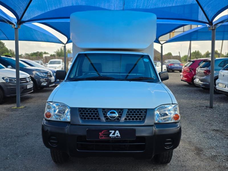 Nissan NP300