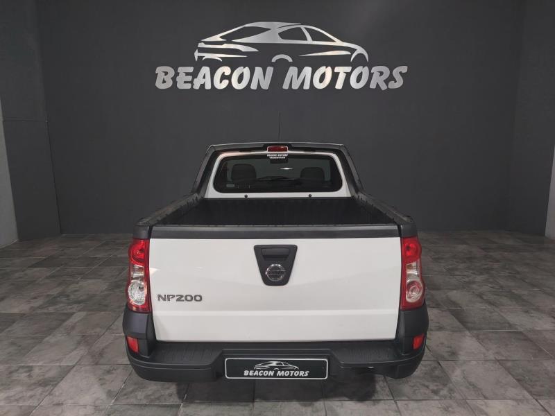 Nissan NP200