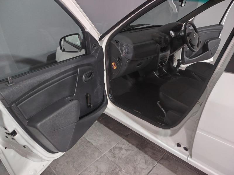Nissan NP200
